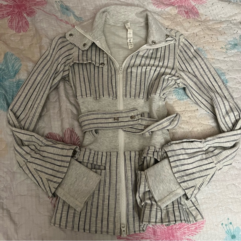 Lululemon Athletica Light Gray Top